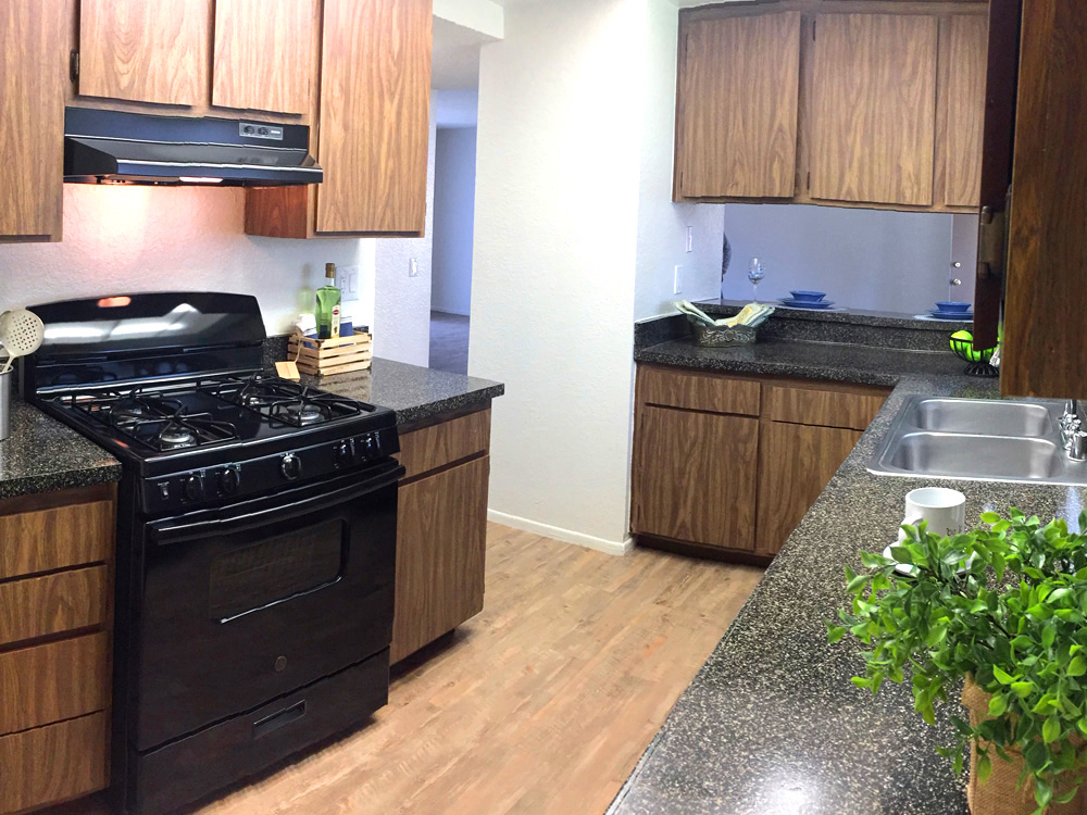 Take a tour today and see the custom decorator features for yourself at the Cinnamon Creek Apartments.